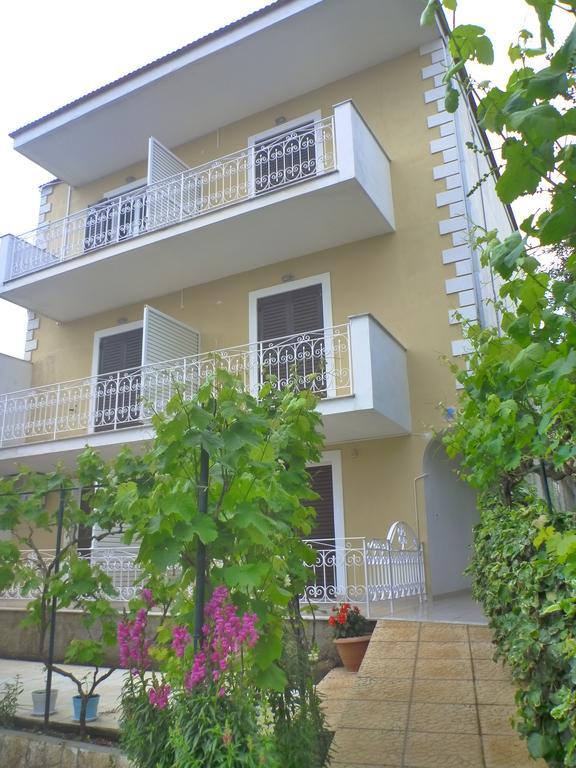Flora Studios Corfu - Adults Only Benitses  Exteriör bild