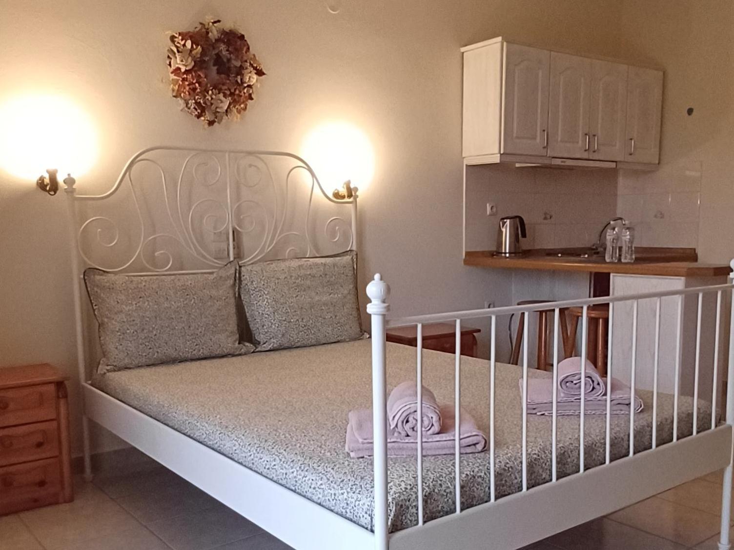 Flora Studios Corfu - Adults Only Benitses  Exteriör bild